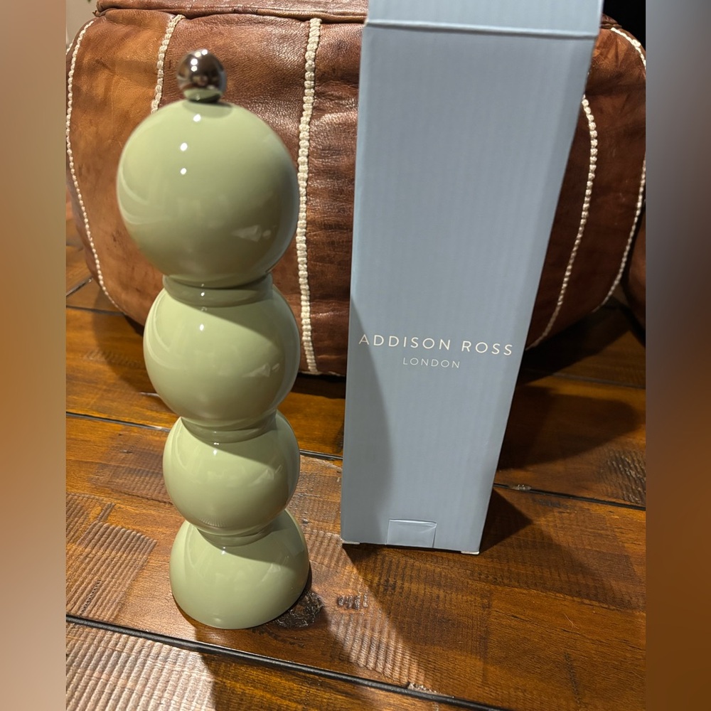 Addison Ross Salt or Pepper Bobble Grinder in Sage - Picture 3 of 6